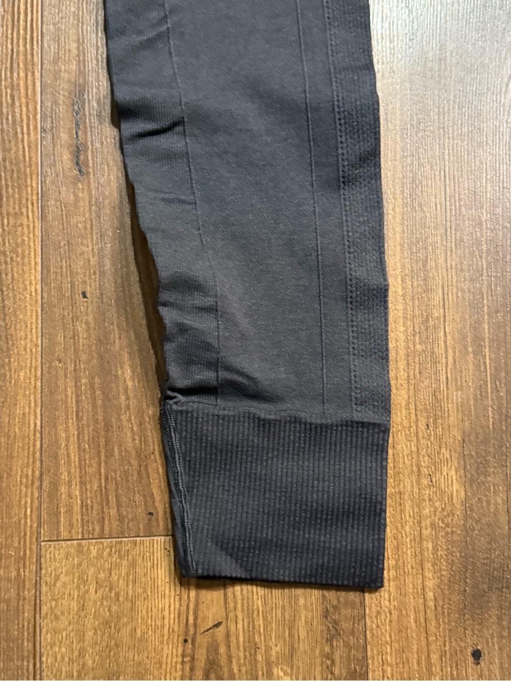Lululemon Size 8 Compression Crop Leggings Charcoal Gray Seamless High Rise - Picture 3 of 8